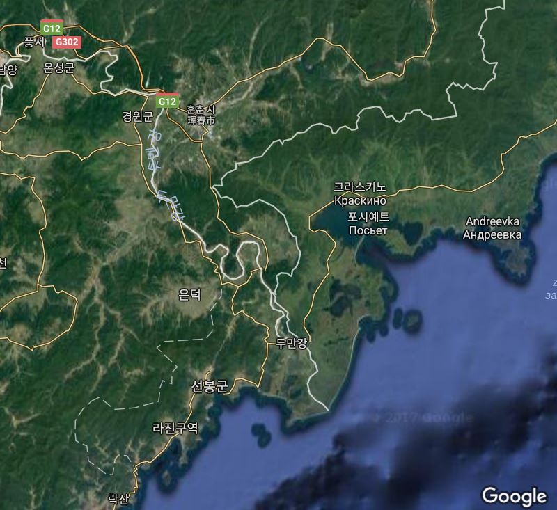 3국 국경이 부딪치는 두만강 하구와 동해가 만나고 있다-구글 위성