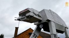 [영상] 집 앞마당에 등장한 미래의 전투로봇?