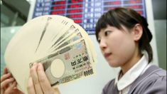 엔화환율 900원대로 하락 “환전 지금 해야하나?”