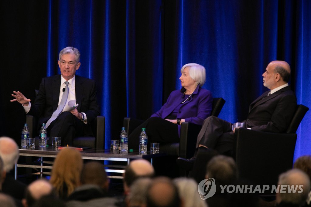 파월 "정책변경 주저않겠다"…AEA 총회서