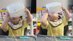 ‘맛있다’를 온몸으로 표현하는 꼬마 손님의 인생 첫 배달음식 후기